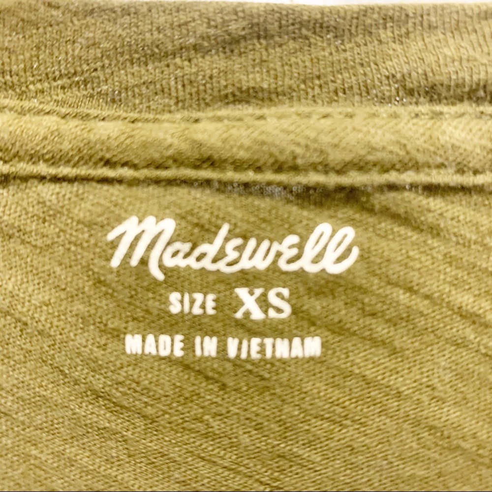 SOLD - MADEWELL Whisper Cotton V-Neck Pocket T - Picture 2 of 8